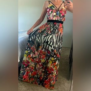 Bebe Floral Maxi Dress size 6 - excellent condition